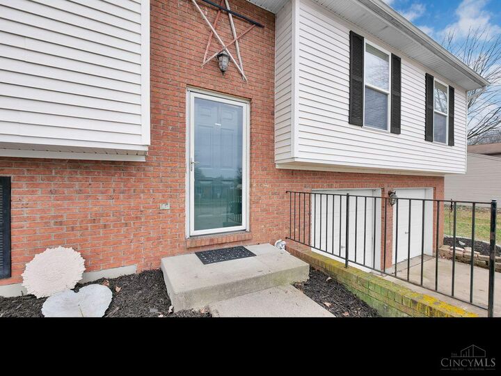 Property Photo:  685 Mockingbird Lane  OH 45244 