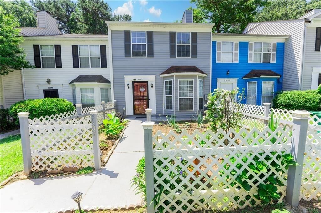 Property Photo: 5607 Stonington Trace Parkway GA 30087