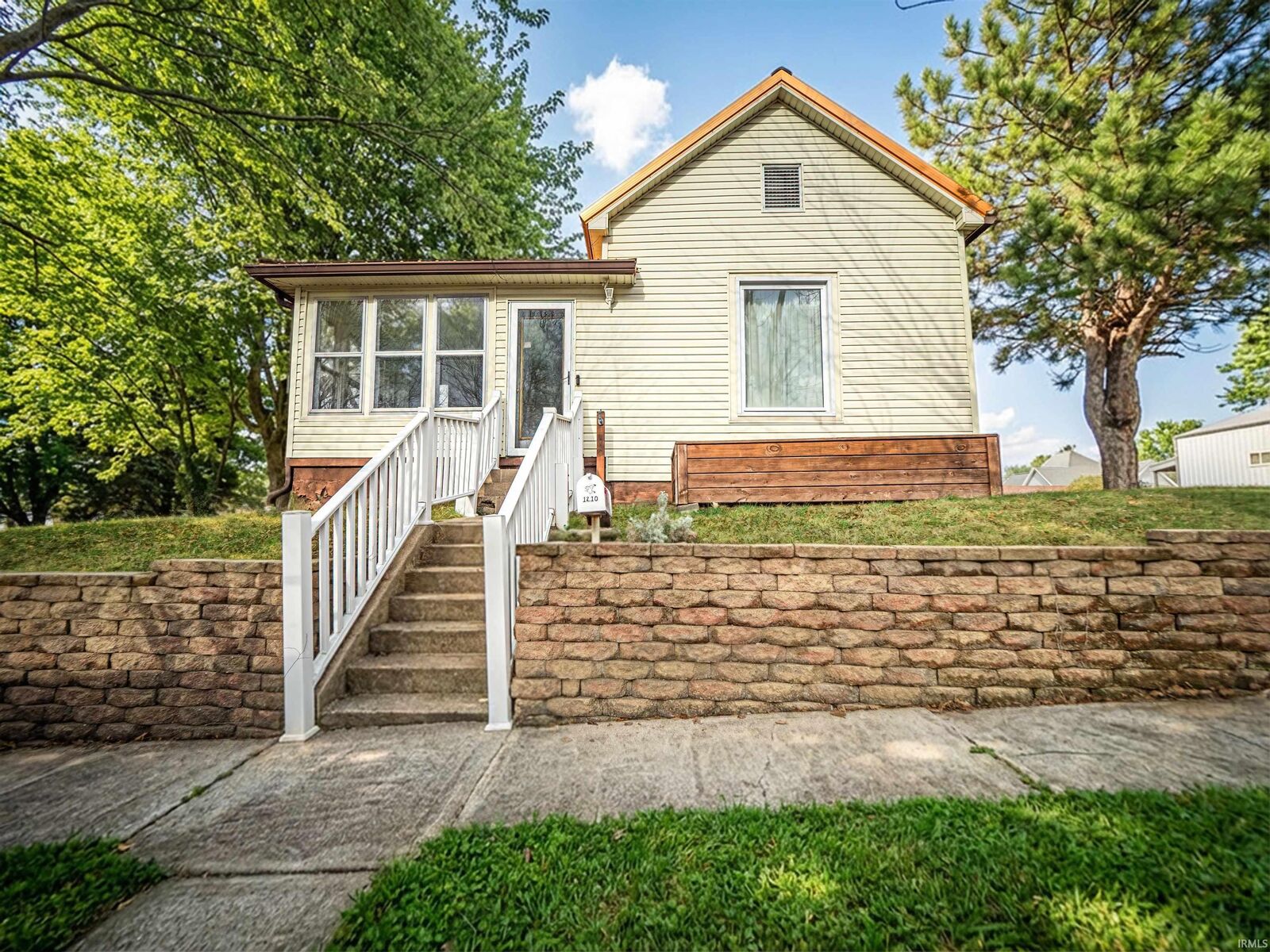 Property Photo:  1210 E Walnut Street  IN 47567 