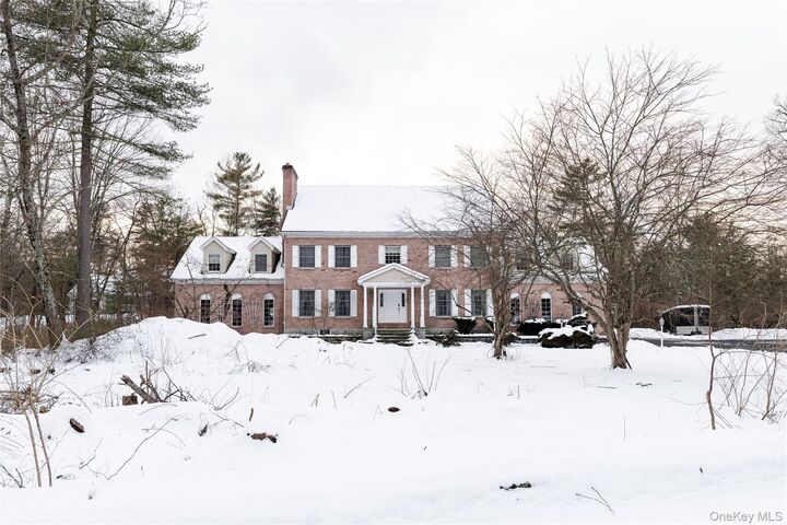 Property Photo:  17 Stonegate Drive  NY 12538 