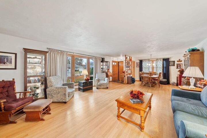 Property Photo:  3722 Saint Clair St  WI 53402 