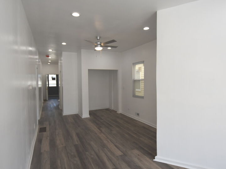 Property Photo:  411 N Lawler Avenue  IL 60644 