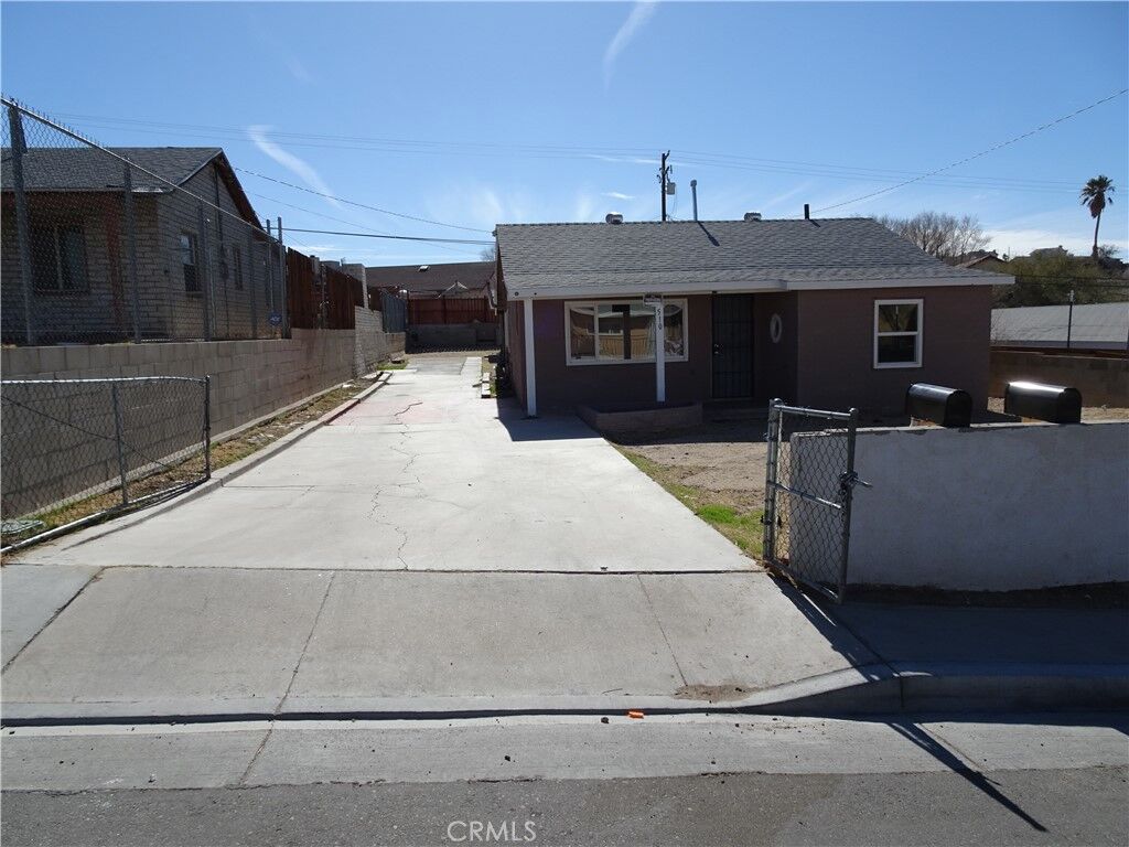 Property Photo:  510 W Fredricks  CA 92311 