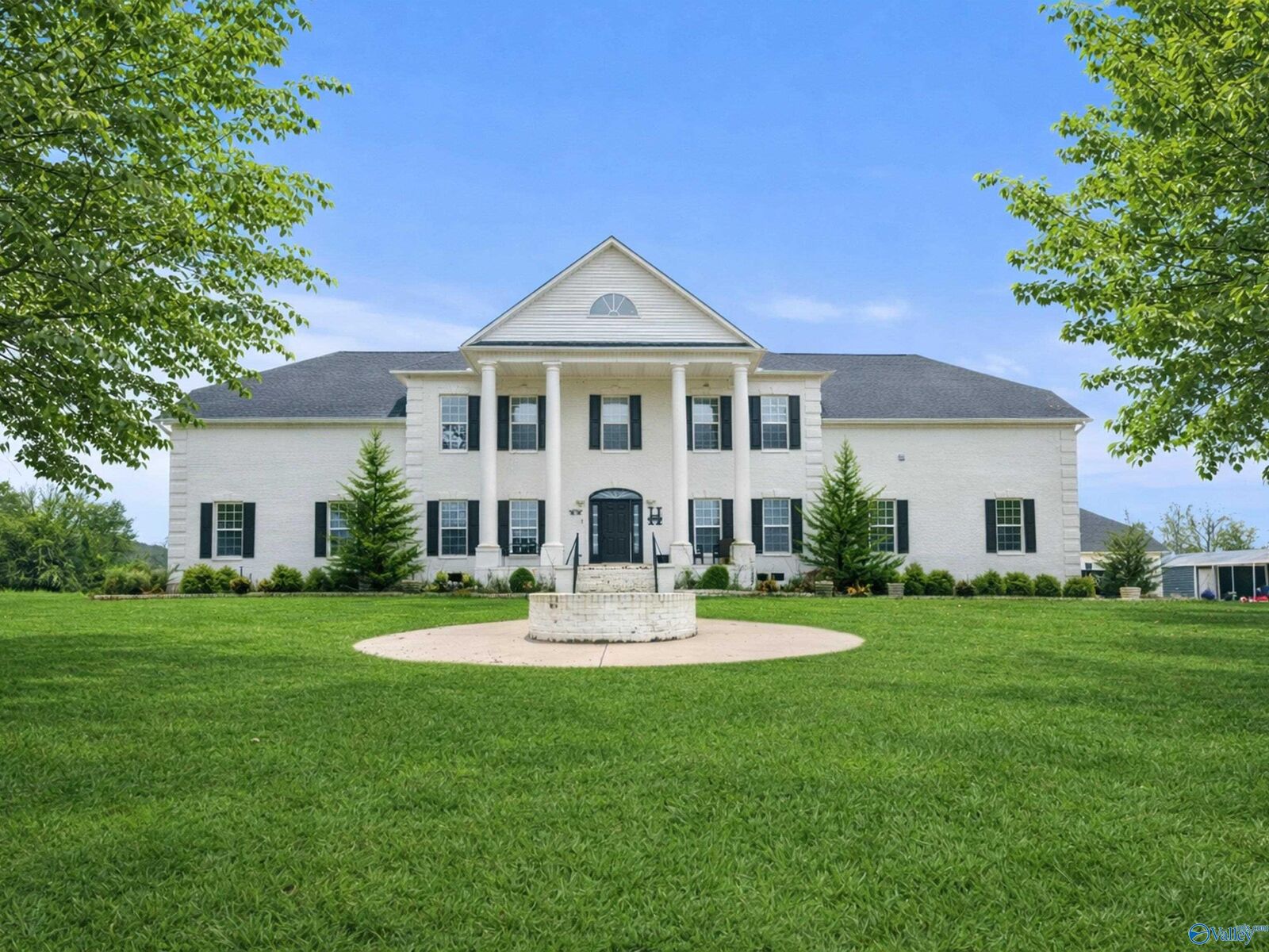 Property Photo:  386 St Clair Drive  AL 35761 