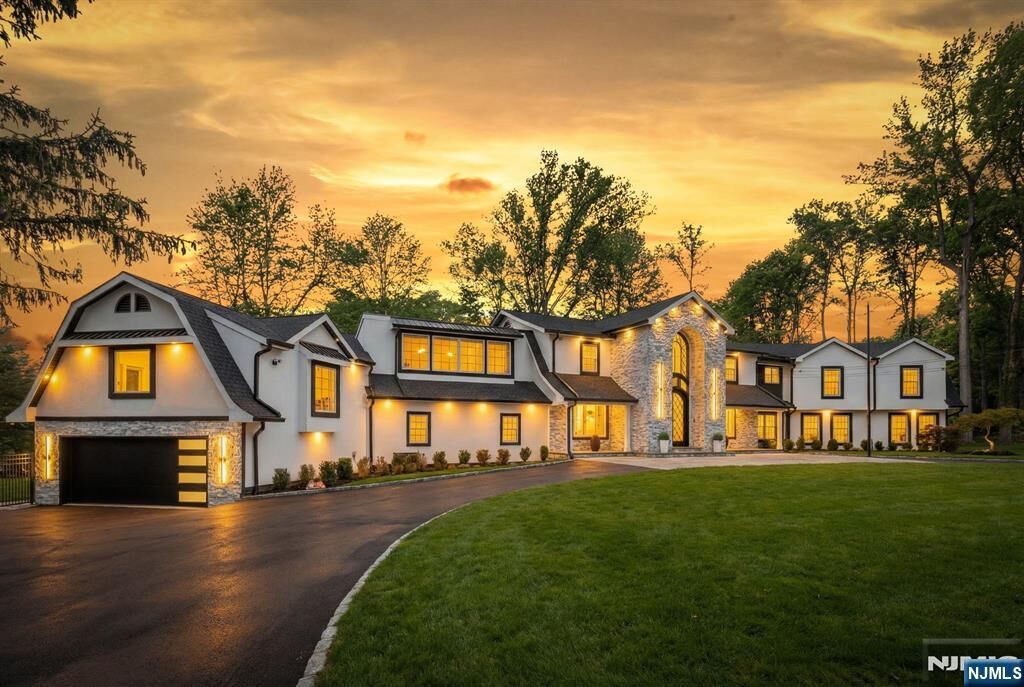 Property Photo:  27 Applewood Drive  NJ 07458 