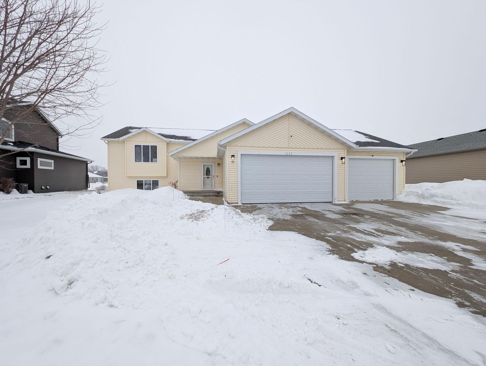Property Photo:  1265 Goldenwood Drive  ND 58078 
