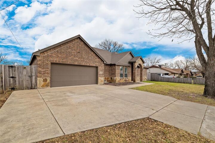 Property Photo: 2434 Avenue A TX 75051