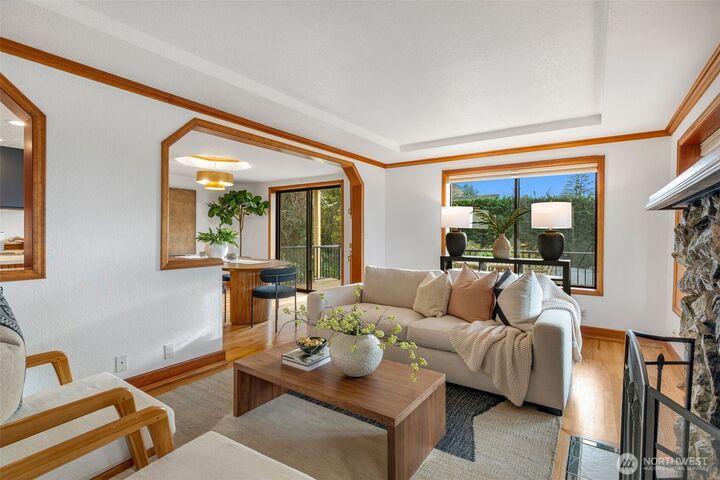 Property Photo: 5305 SW Shore Place WA 98136