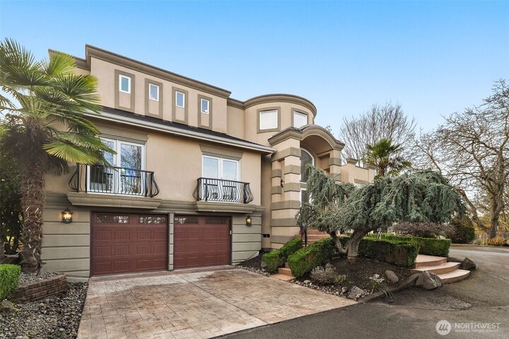 Property Photo: 1545 3rd St WA 98033