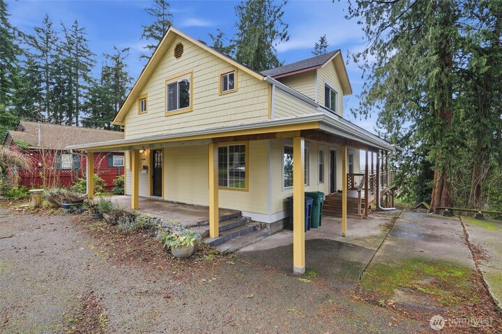 Property Photo:  1215 S 10th Street  WA 98274 