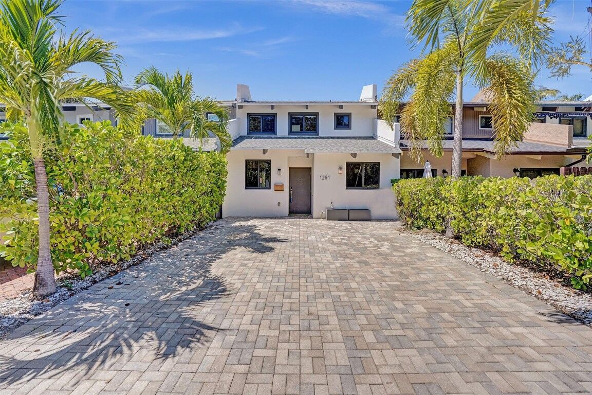 Property Photo:  1261 SE 2nd Court  FL 33301 