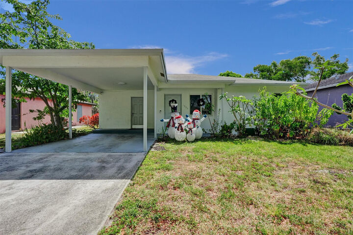 Property Photo:  1590 NW 7th Lane  FL 33060 