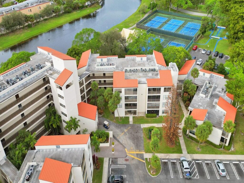 Property Photo:  2324 S Cypress Bend Drive 215  FL 33069 