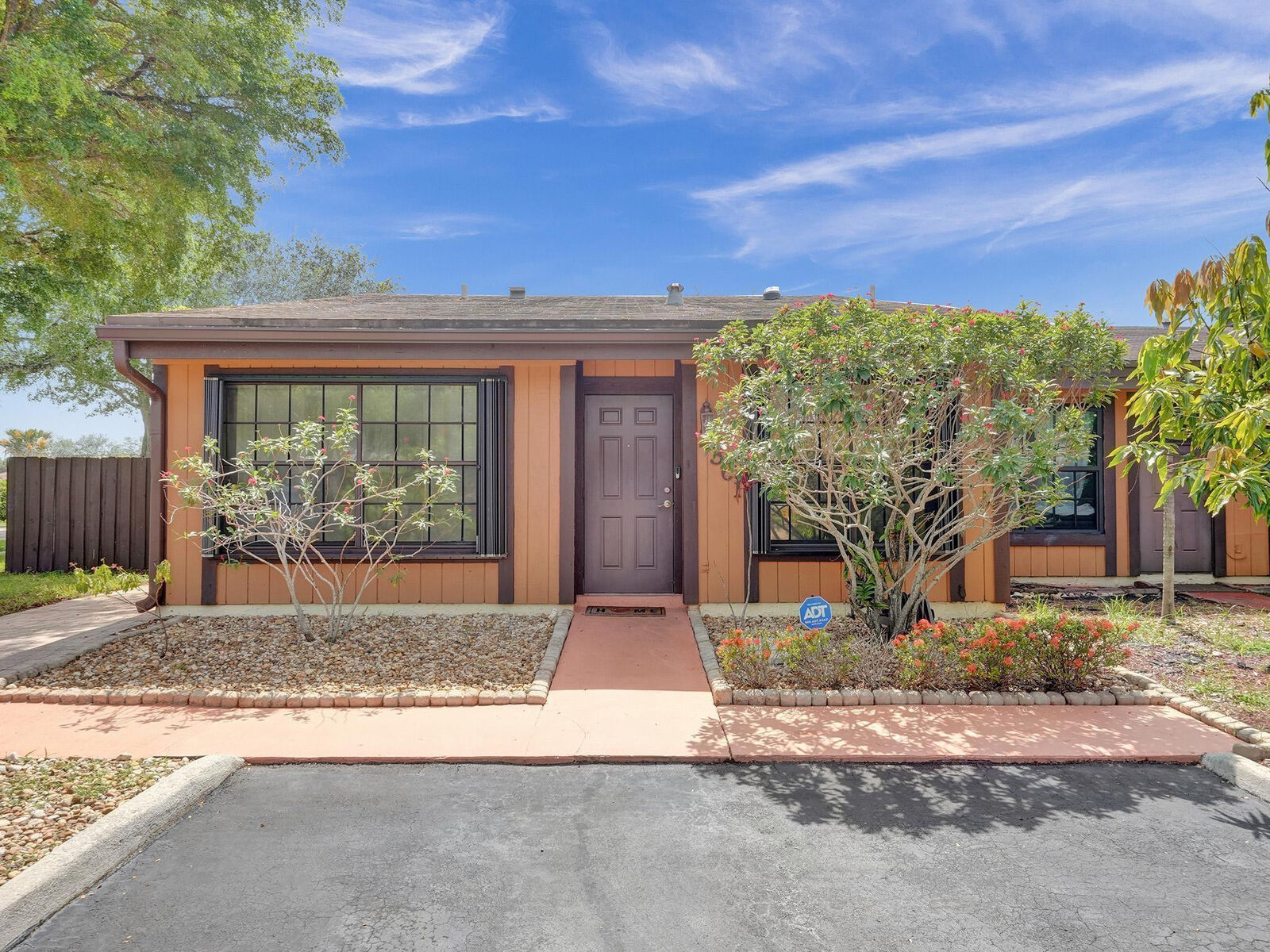 Property Photo:  2361 Allamanda Court 2361  FL 33026 