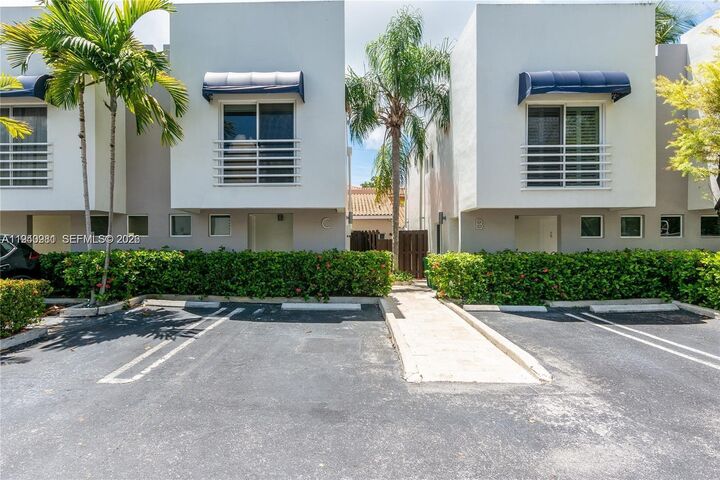 Property Photo:  2945 Bridgeport Ave C  FL 33133 