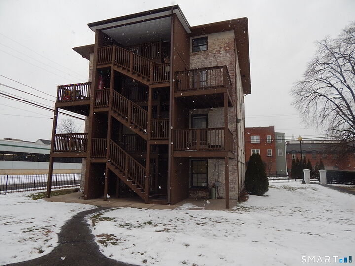 Property Photo: 76 Van Block Avenue 6-A CT 06106