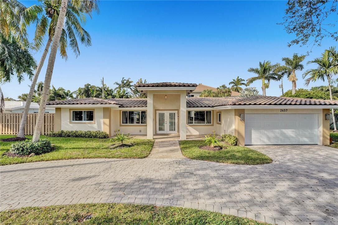 Property Photo:  2457 Bayview Drive  FL 33305 