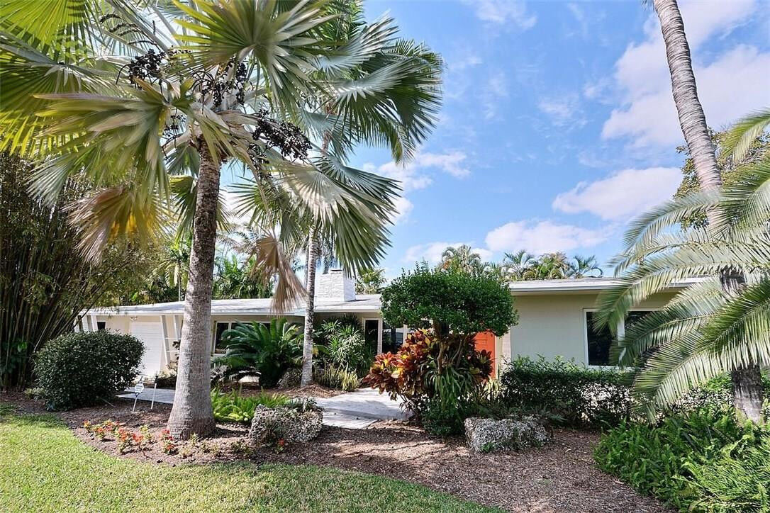 Property Photo:  2745 NE 19th Street  FL 33305 