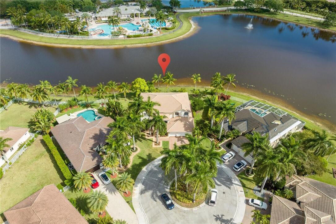 Property Photo:  983 Windward Way  FL 33327 