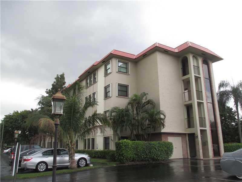 Property Photo:  615 NE Av 208  FL 33304 