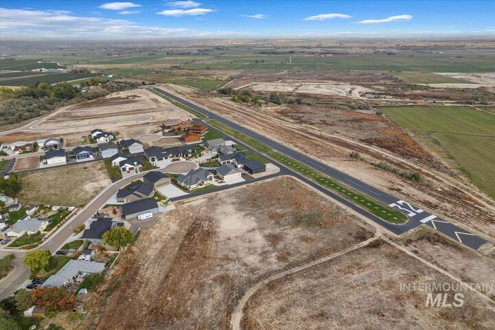 Property Photo: 21238 Rosewood Dr ID 83626