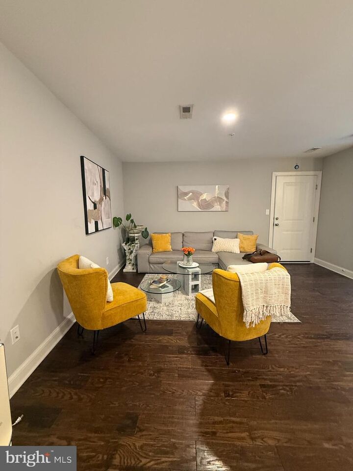 Property Photo:  1258 Holbrook Terrace NE 5  DC 20002 