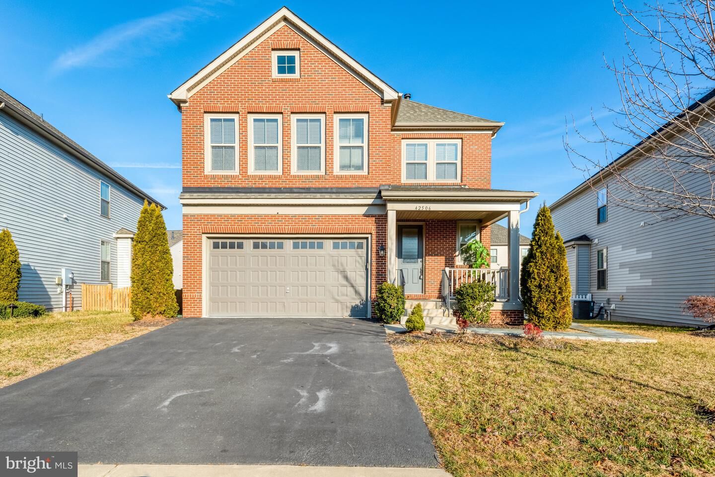 Property Photo:  42506 Oxford Forest Circle  VA 20152 