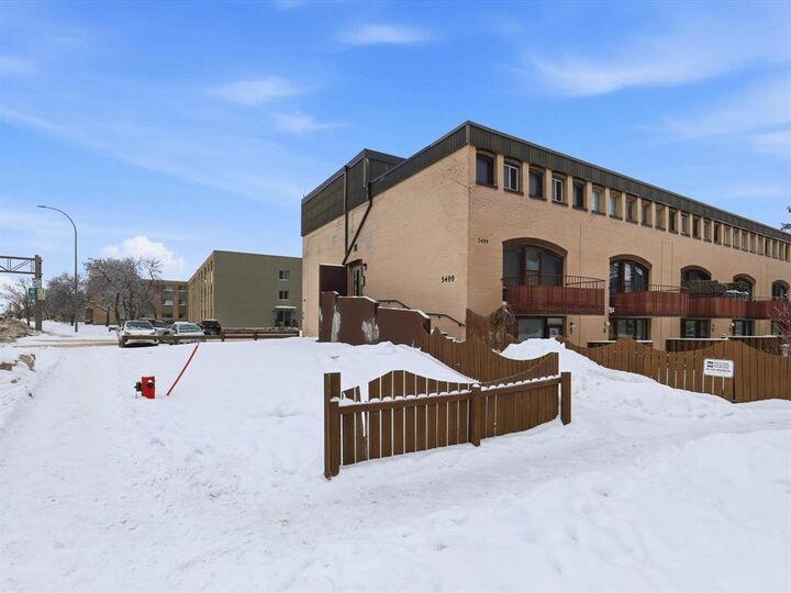 Property Photo:  3499 Portage Avenue  MB R3K 0X2 