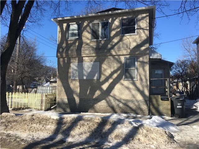 Property Photo: 282 Powers Street MB R2W 4P8