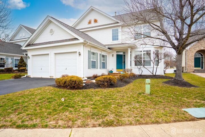 Property Photo:  6 Barlow Court  NJ 08536 