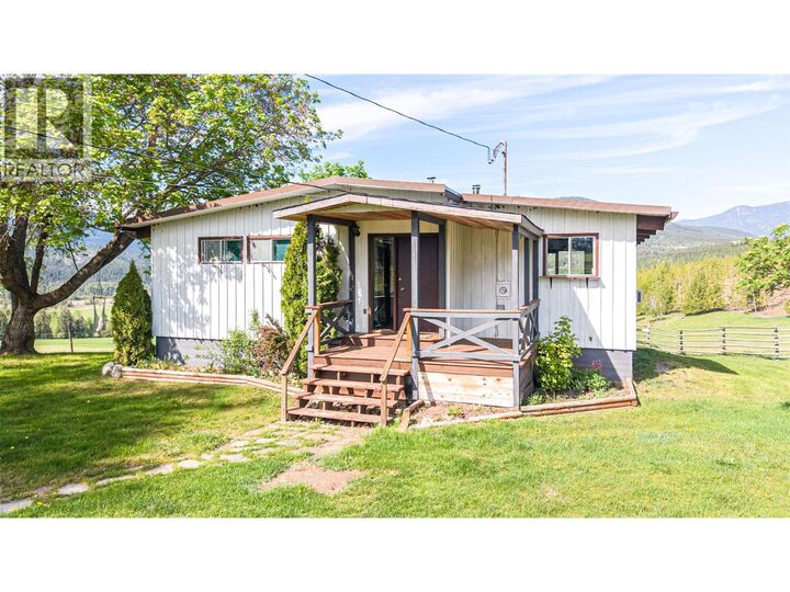 Property Photo: 43 Sigalet Road BC V0E 2G6