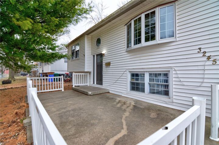 Property Photo:  3245 E Robin Drive  IL 62526 