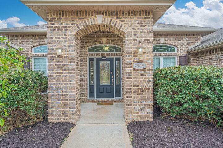 Property Photo:  2909 Chancery Lane  FL 32539 