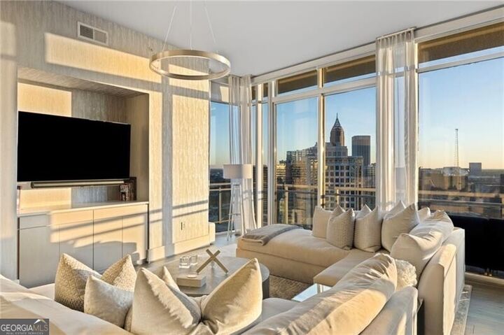 Property Photo:  1065 Peachtree Street NE 3604  GA 30309 