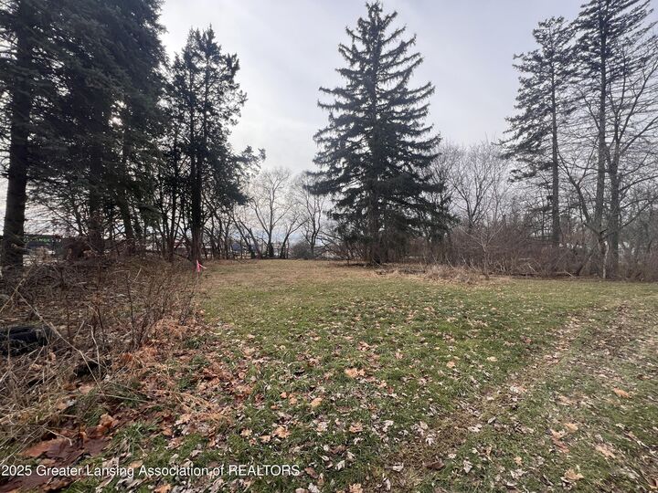 Property Photo:  6142 W Saginaw Highway  MI 48917 