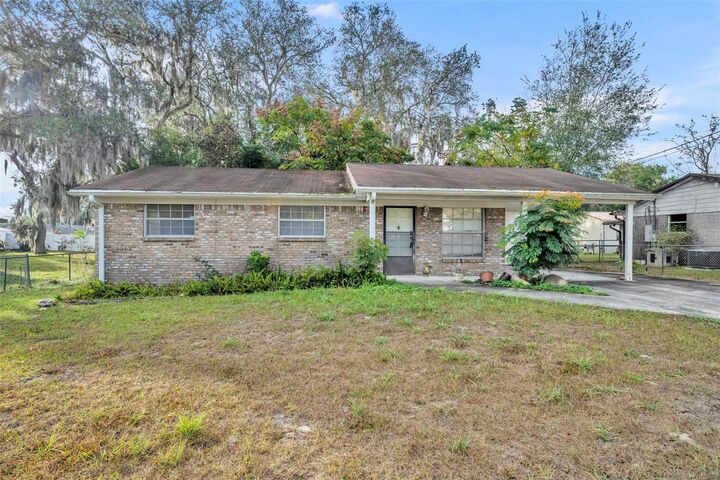 Property Photo:  330 Brooklyn Avenue  FL 32763 
