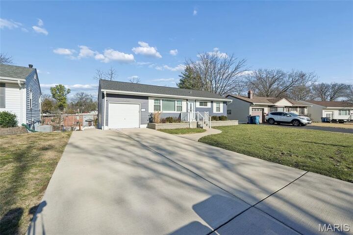 Property Photo: 7625 General Sheridan Lane MO 63123