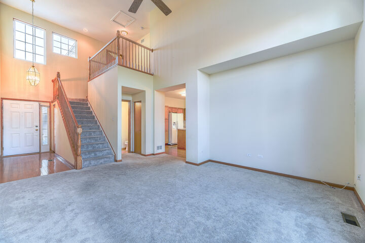 Property Photo:  1623 S Candlestick Way 1623  IL 60085 