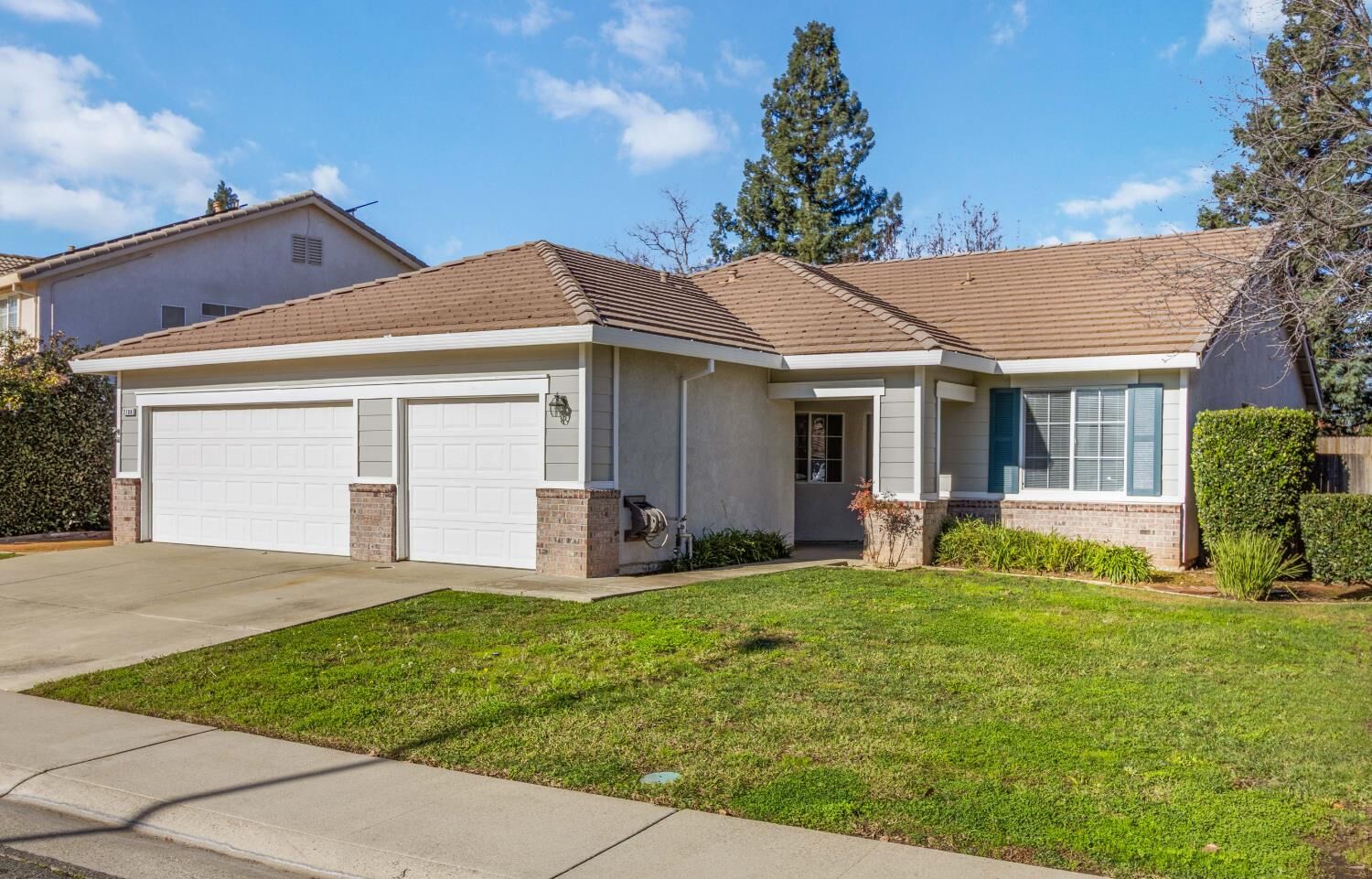 Property Photo: 2708 Mallard Way CA 95648