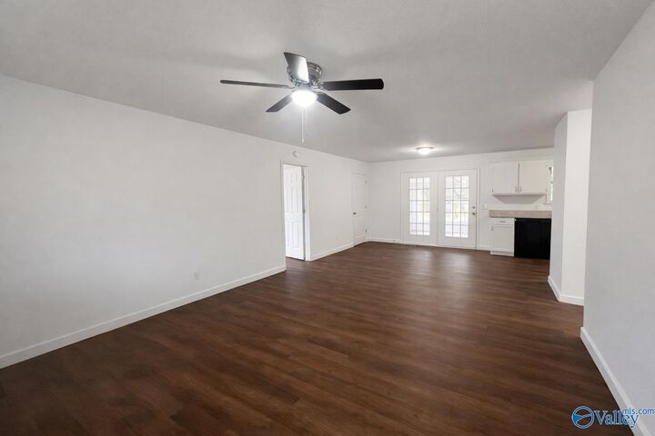 Property Photo:  2000 County Road 1568  AL 35019 