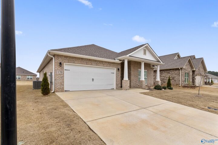 Property Photo:  170 Williams Pointe Boulevard  AL 35824 
