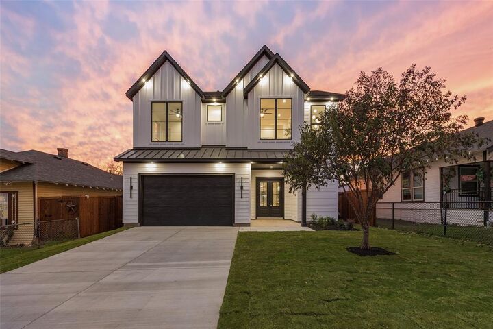 Property Photo:  815 S Waverly Drive  TX 75208 