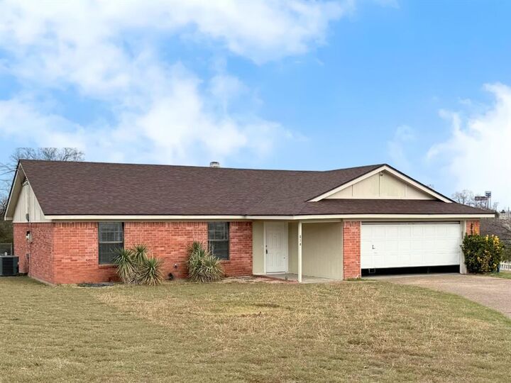 Property Photo:  614 Circle Creek Drive  TX 76643 