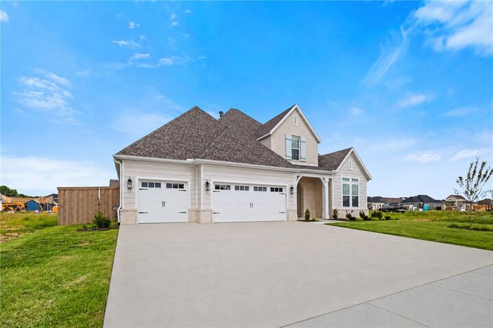 Property Photo:  3000 Courtyard Street  AR 72762 