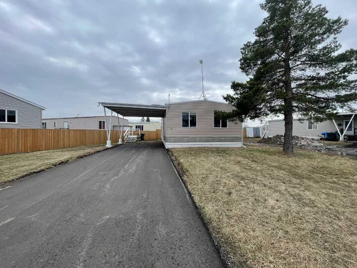 Property Photo:  5308 57 Street 94  AB T9V 2A3 