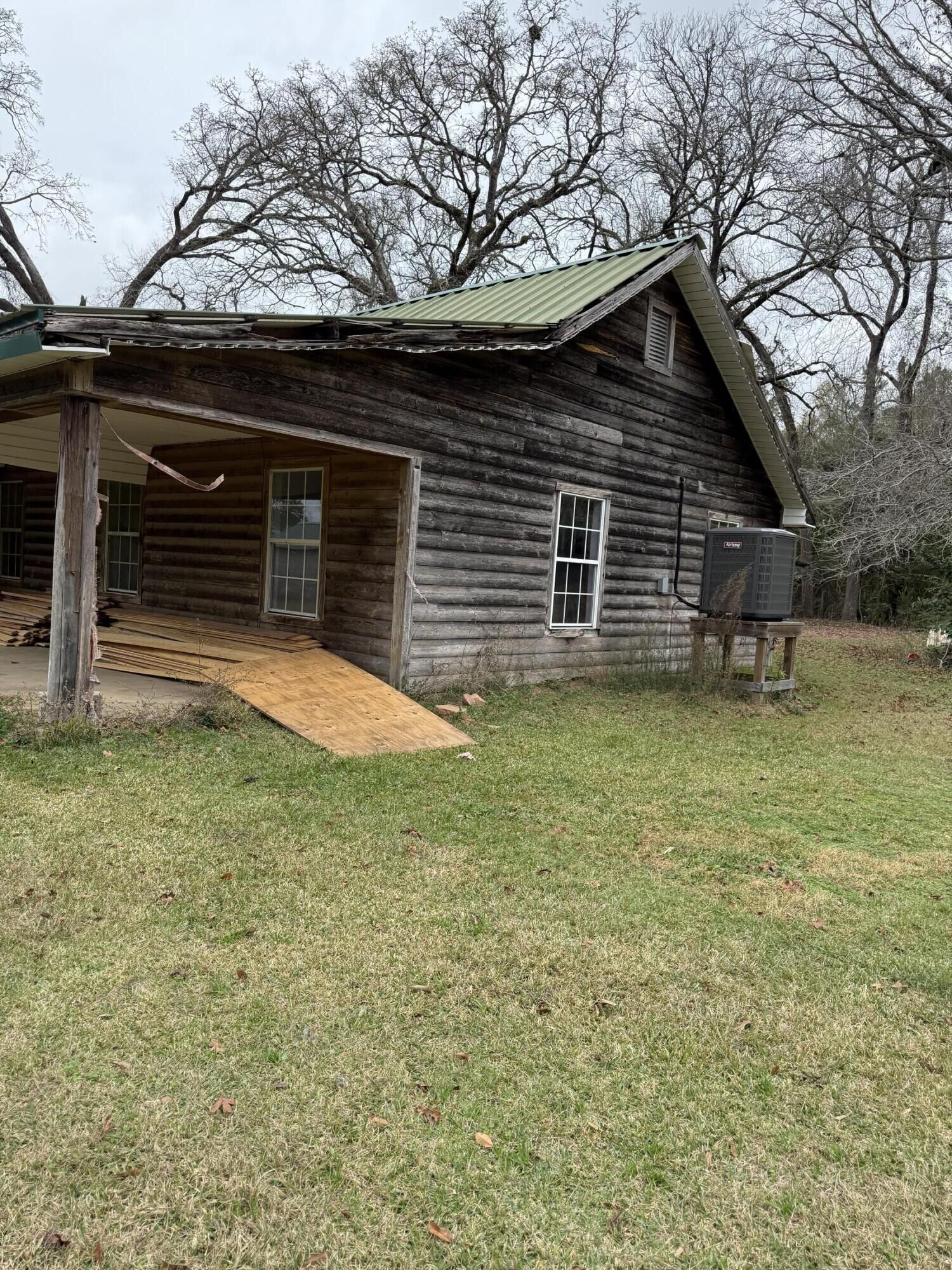 Property Photo: 303 Hickman Loop LA 70634