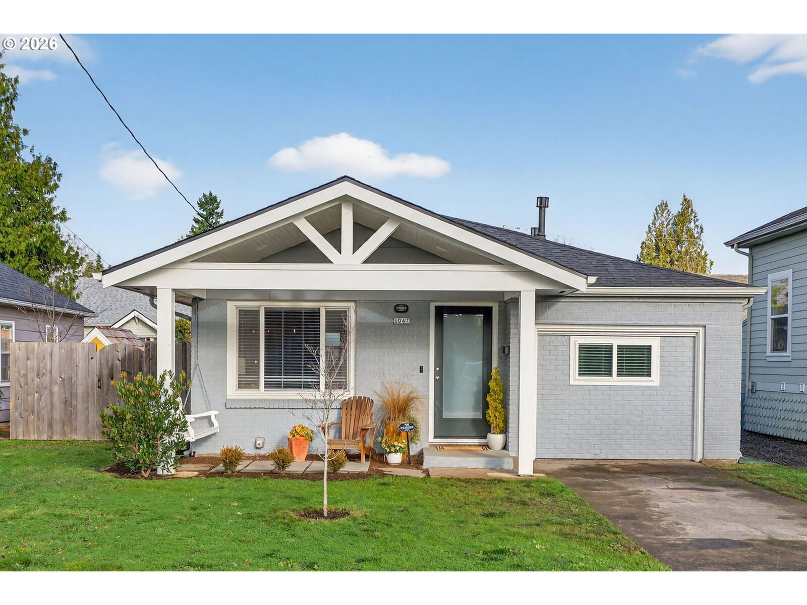 Property Photo:  6047 SE Rhone St  OR 97206 