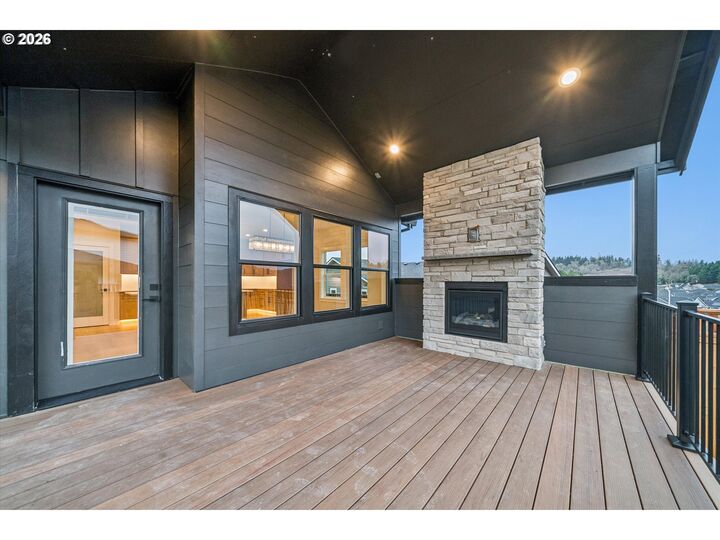 Property Photo: 112 Wild Duck Run OR 97381