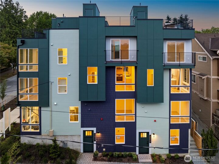 Property Photo:  3850  Carr Place N  WA 98103 