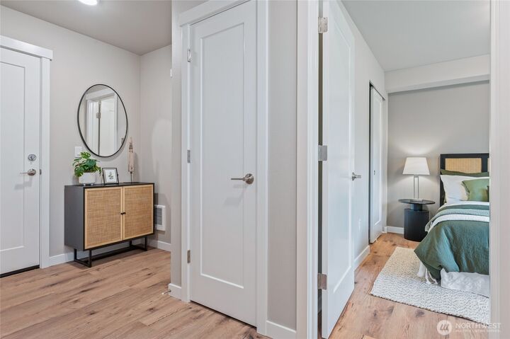 Property Photo: 14424 Madison Way E2 WA 98087